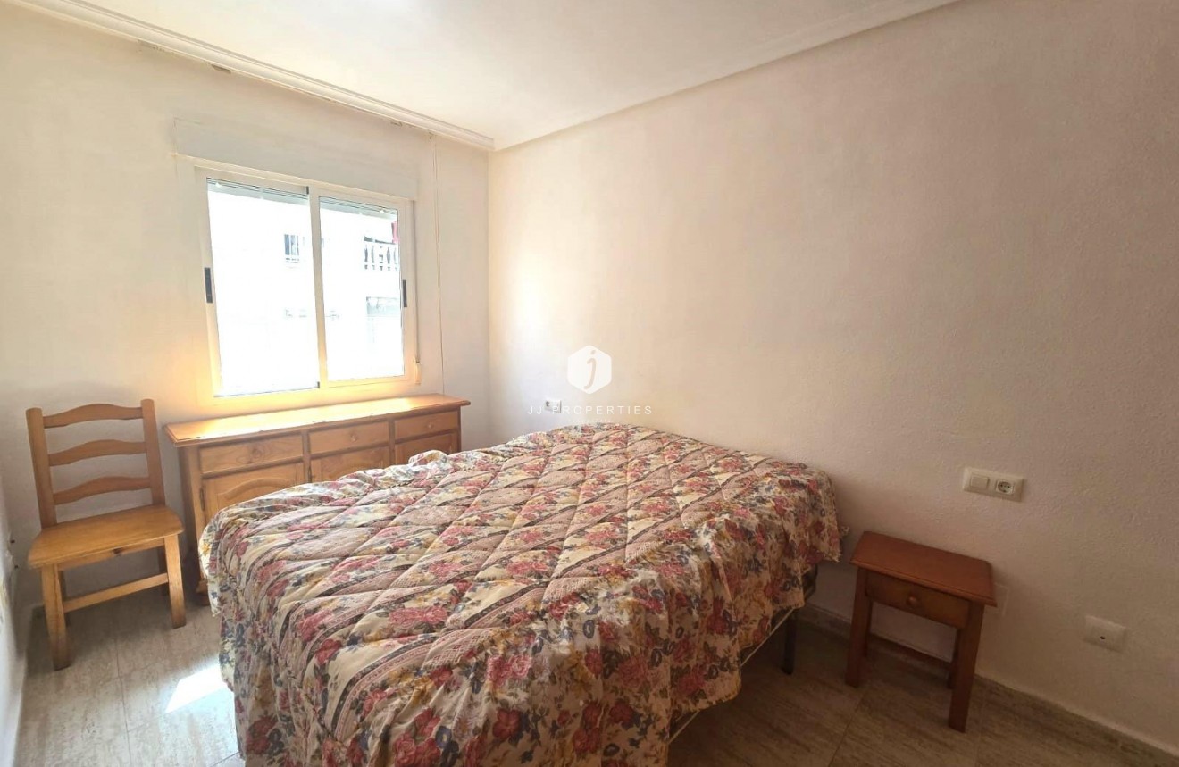 Resale - Apartment / flat -
Torrevieja - Playa de los Locos