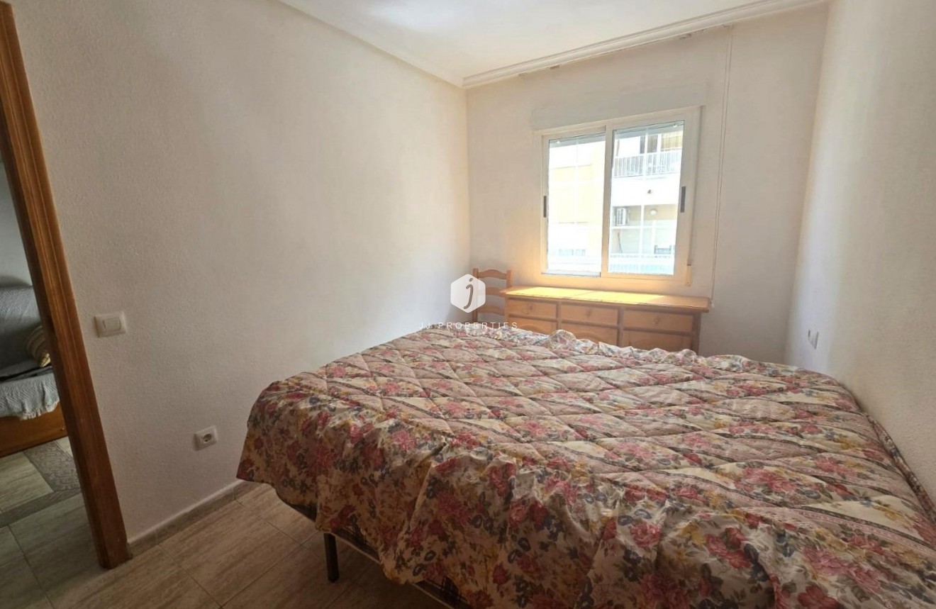 Resale - Apartment / flat -
Torrevieja - Playa de los Locos