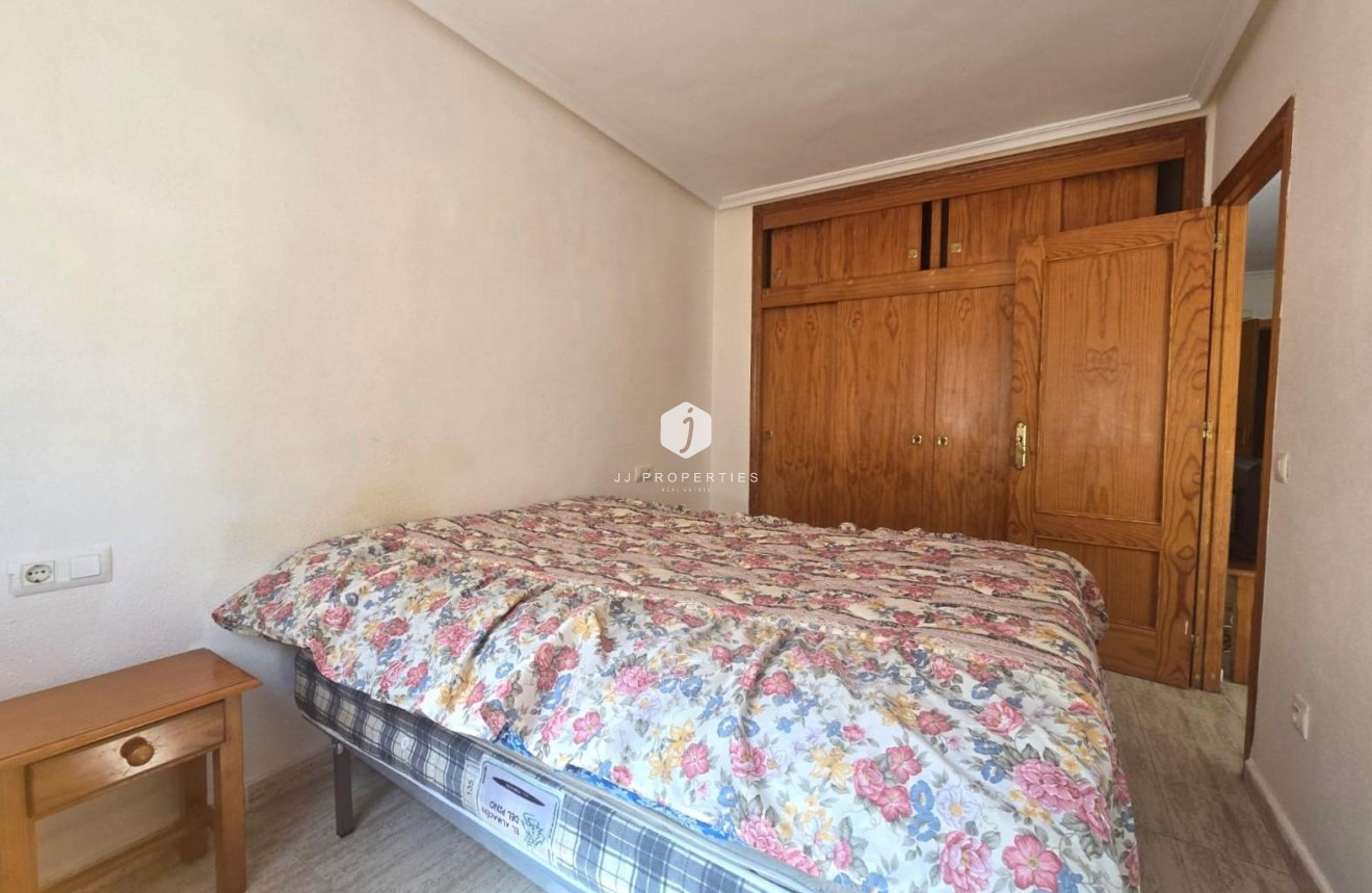 Resale - Apartment / flat -
Torrevieja - Playa de los Locos