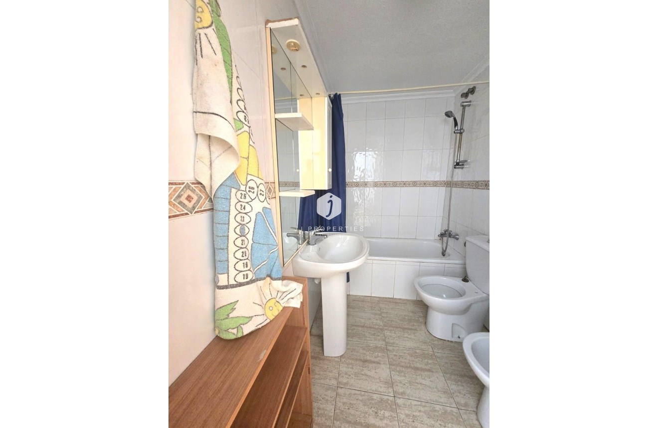 Resale - Apartment / flat -
Torrevieja - Playa de los Locos