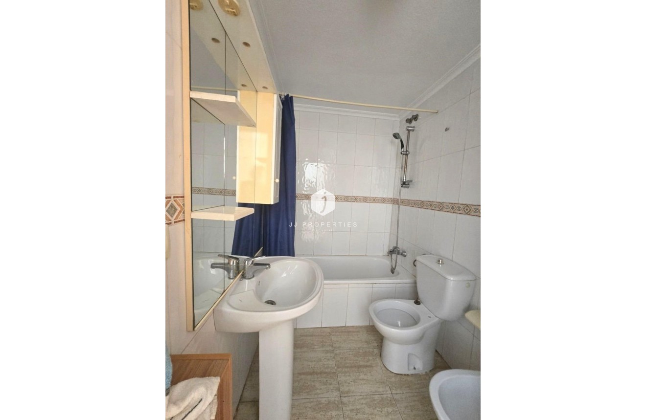 Resale - Apartment / flat -
Torrevieja - Playa de los Locos