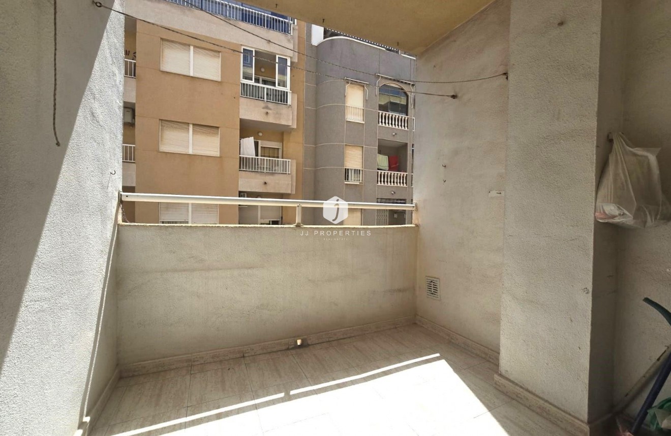 Resale - Apartment / flat -
Torrevieja - Playa de los Locos