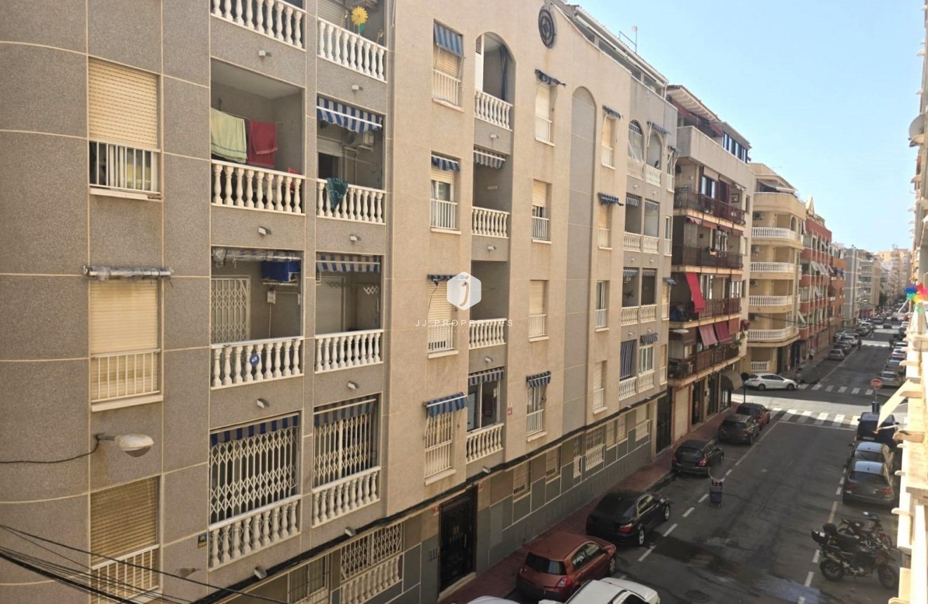 Resale - Apartment / flat -
Torrevieja - Playa de los Locos