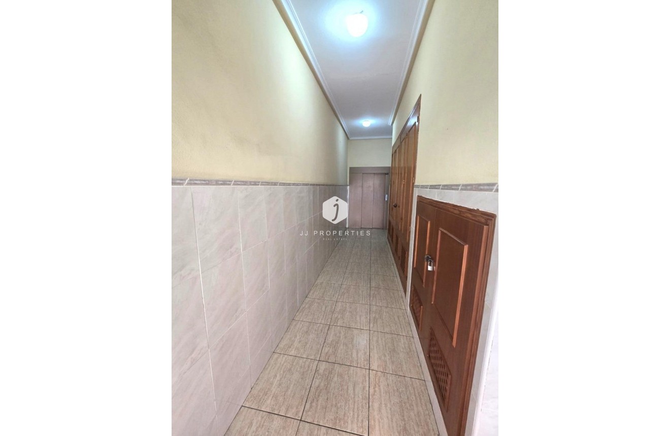 Resale - Apartment / flat -
Torrevieja - Playa de los Locos