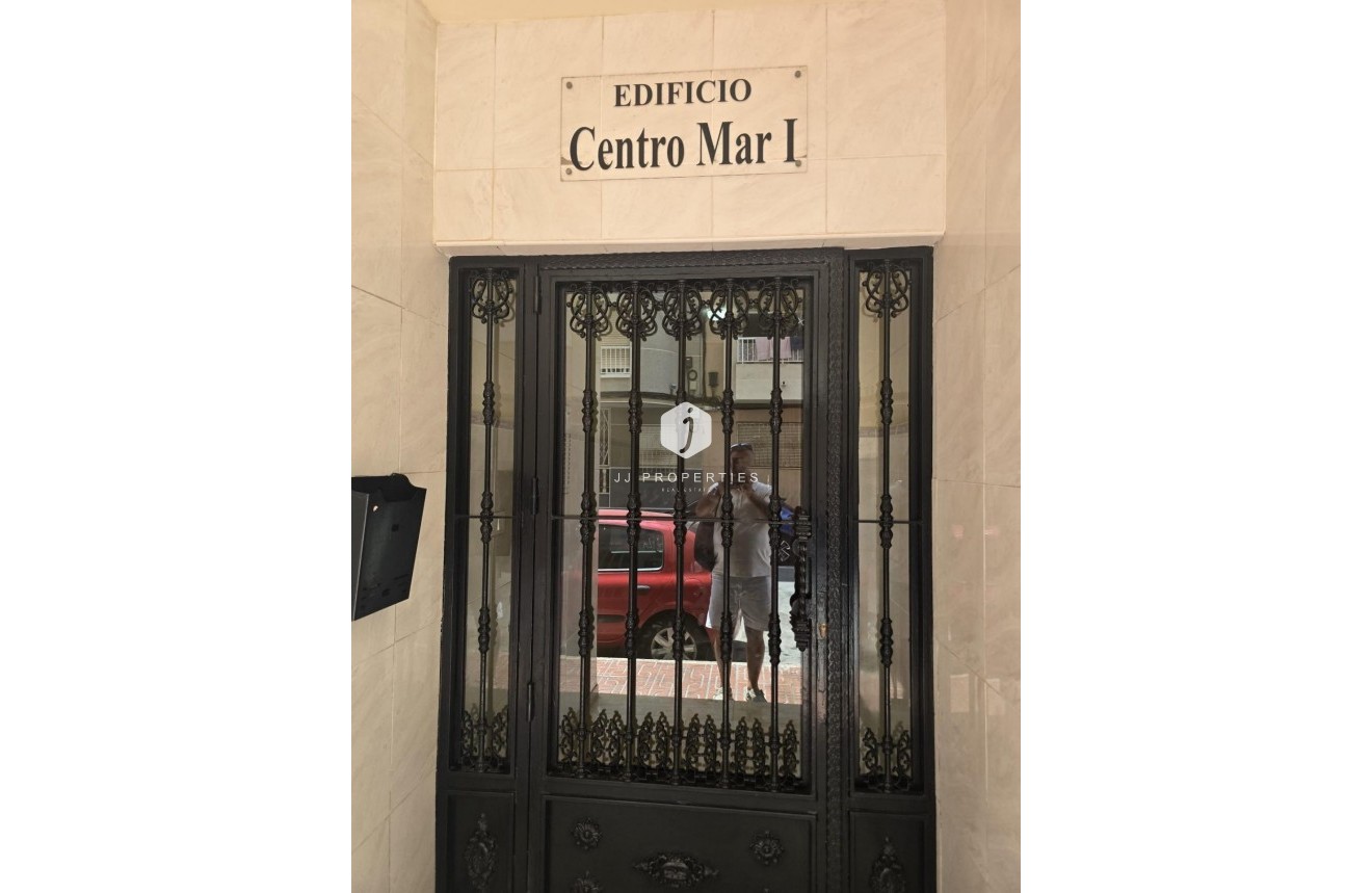 Resale - Apartment / flat -
Torrevieja - Playa de los Locos
