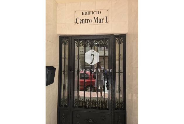Resale - Apartment / flat -
Torrevieja - Playa de los Locos