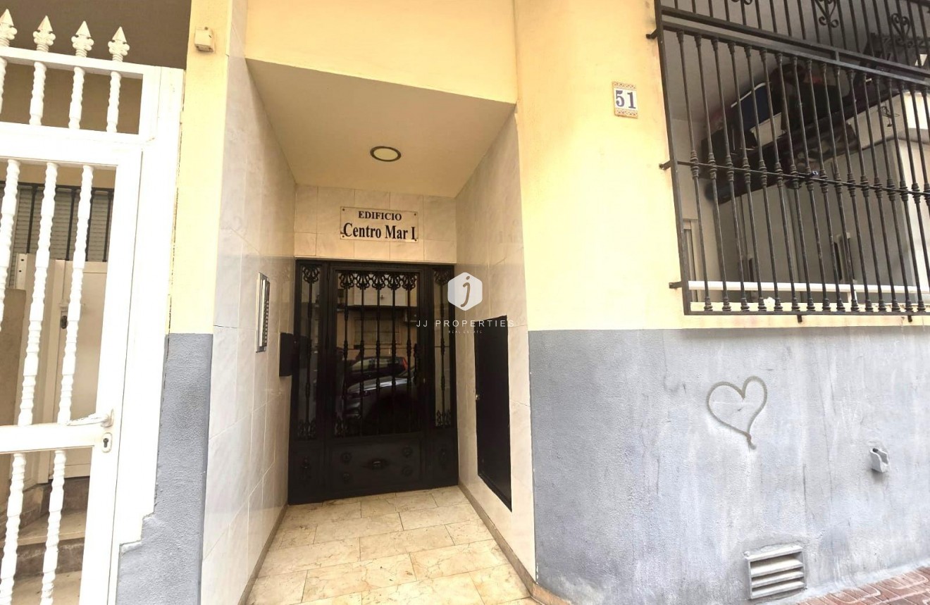 Resale - Apartment / flat -
Torrevieja - Playa de los Locos