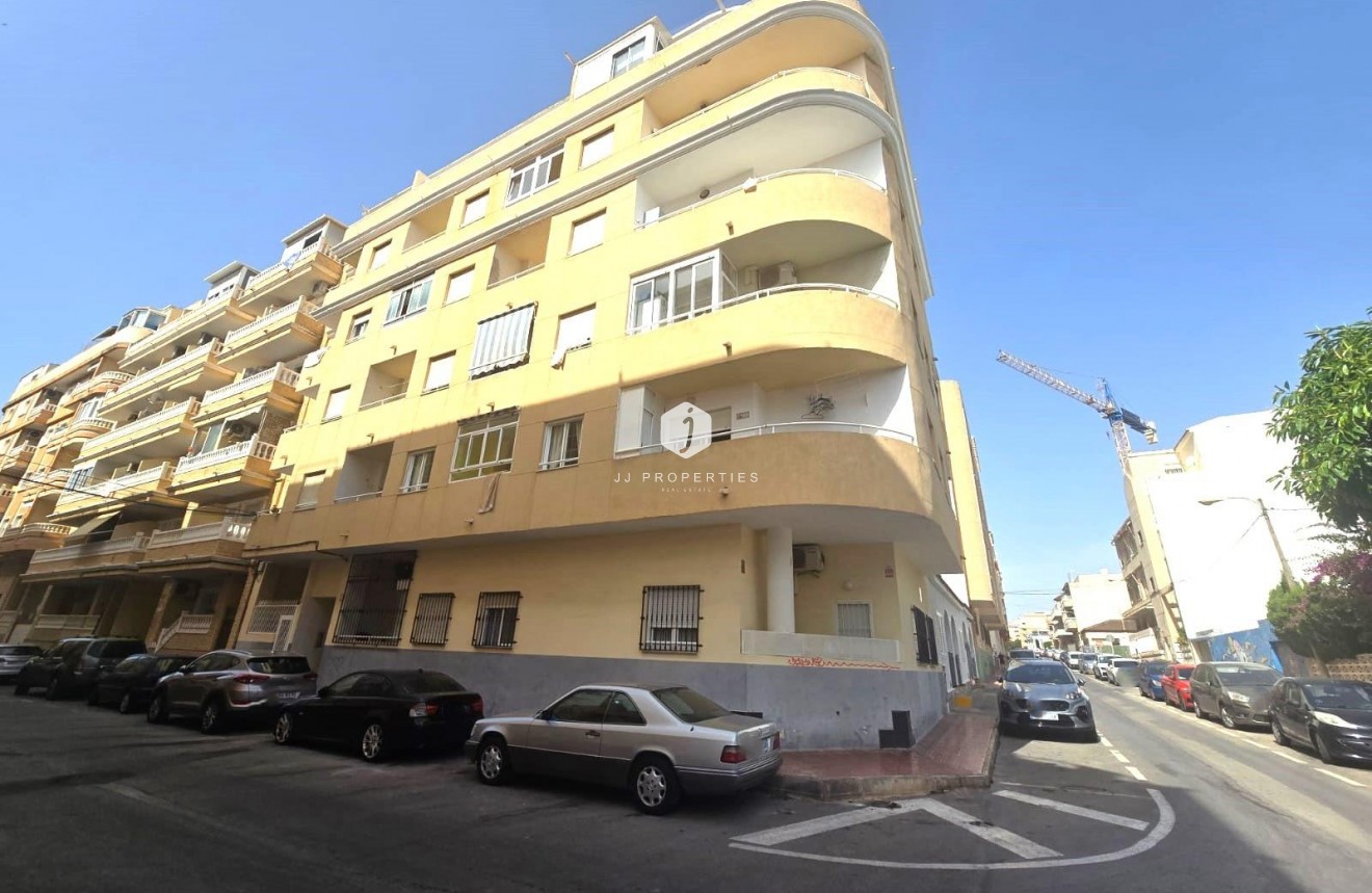 Resale - Apartment / flat -
Torrevieja - Playa de los Locos