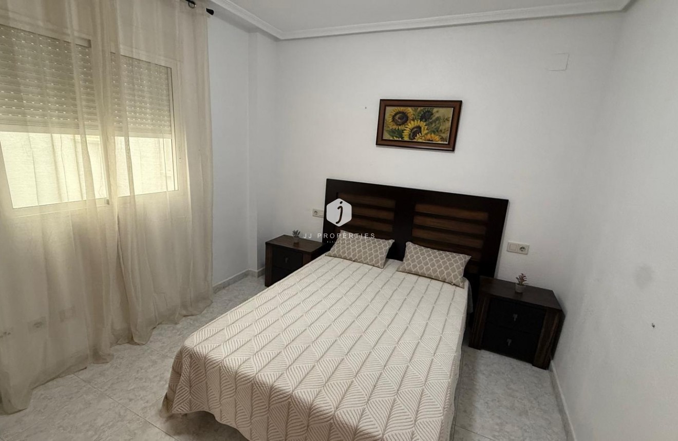Resale - Apartment / flat -
Torrevieja - Playa de los Locos