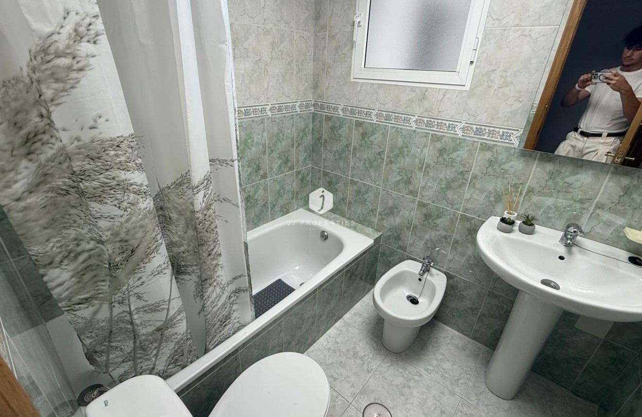 Resale - Apartment / flat -
Torrevieja - Playa de los Locos