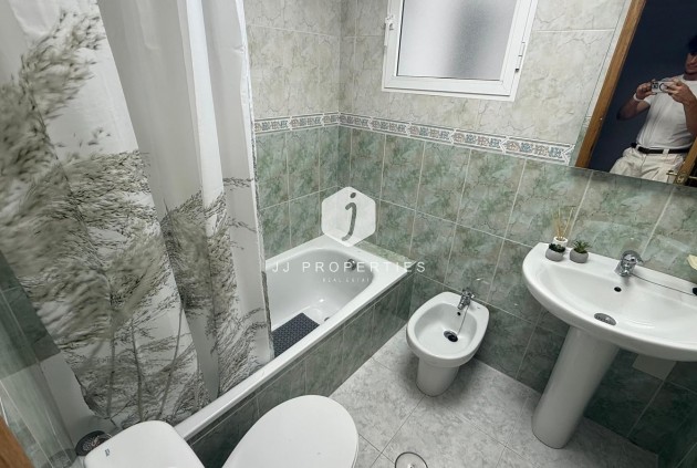 Resale - Apartment / flat -
Torrevieja - Playa de los Locos