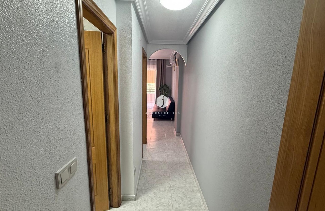 Resale - Apartment / flat -
Torrevieja - Playa de los Locos