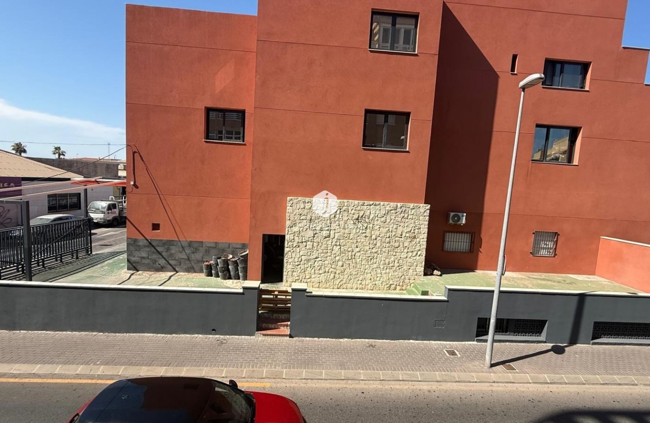 Resale - Apartment / flat -
Torrevieja - Playa de los Locos