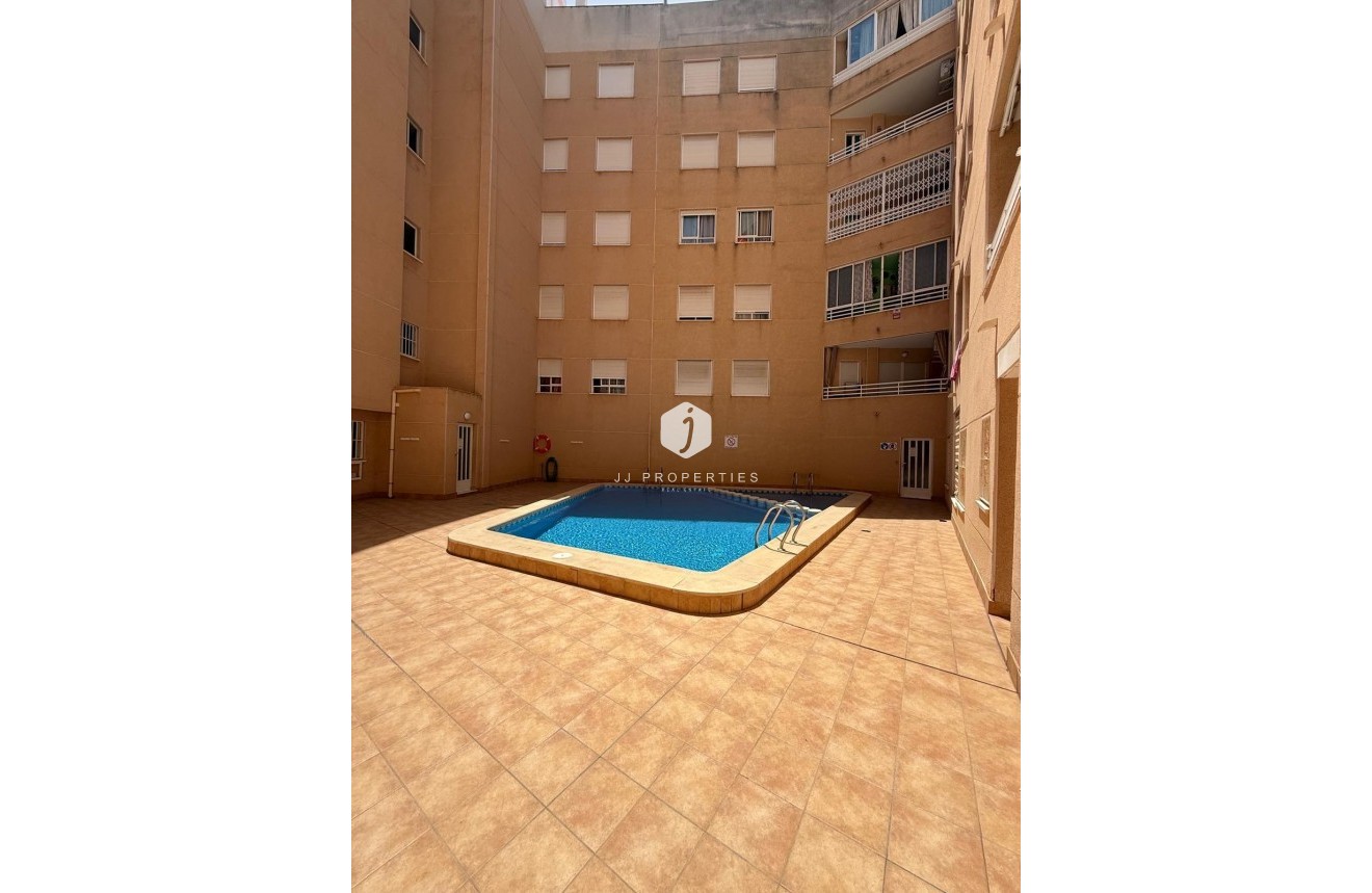 Resale - Apartment / flat -
Torrevieja - Playa de los Locos
