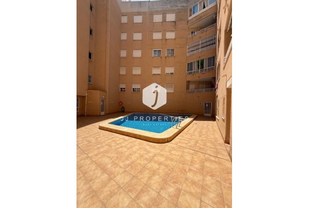 Resale - Apartment / flat -
Torrevieja - Playa de los Locos