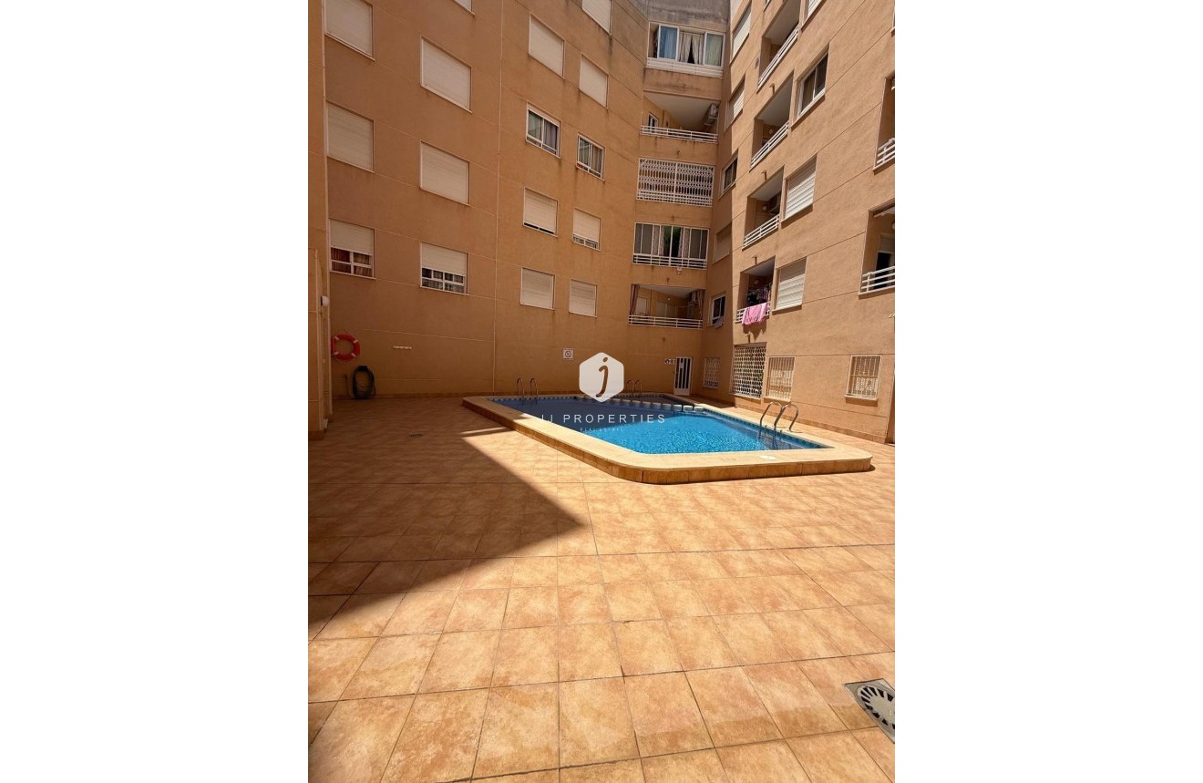 Resale - Apartment / flat -
Torrevieja - Playa de los Locos