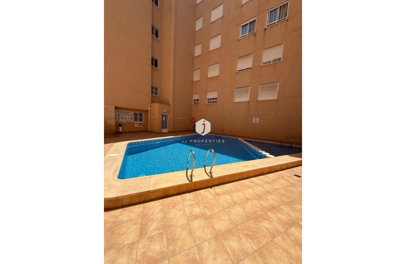 Resale - Apartment / flat -
Torrevieja - Playa de los Locos