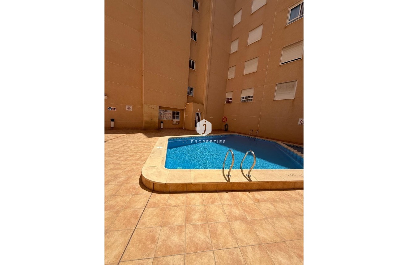 Resale - Apartment / flat -
Torrevieja - Playa de los Locos