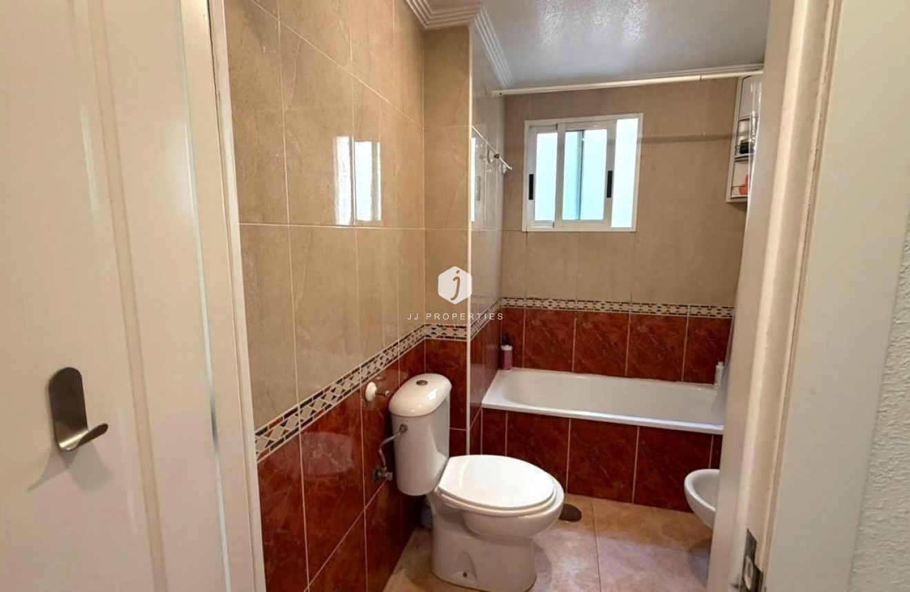 Aus zweiter Hand - Wohnung -
Torrevieja - PARQUE DE LAS NACIONES