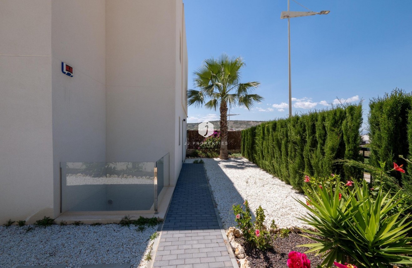 Obra nueva - Villa -
Algorfa - La finca golf