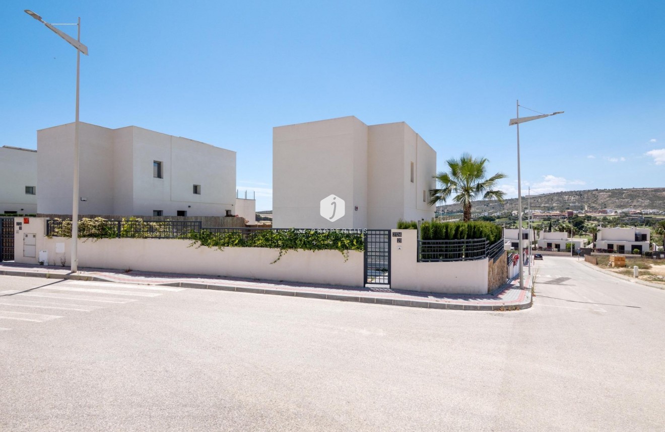 Obra nueva - Villa -
Algorfa - La finca golf