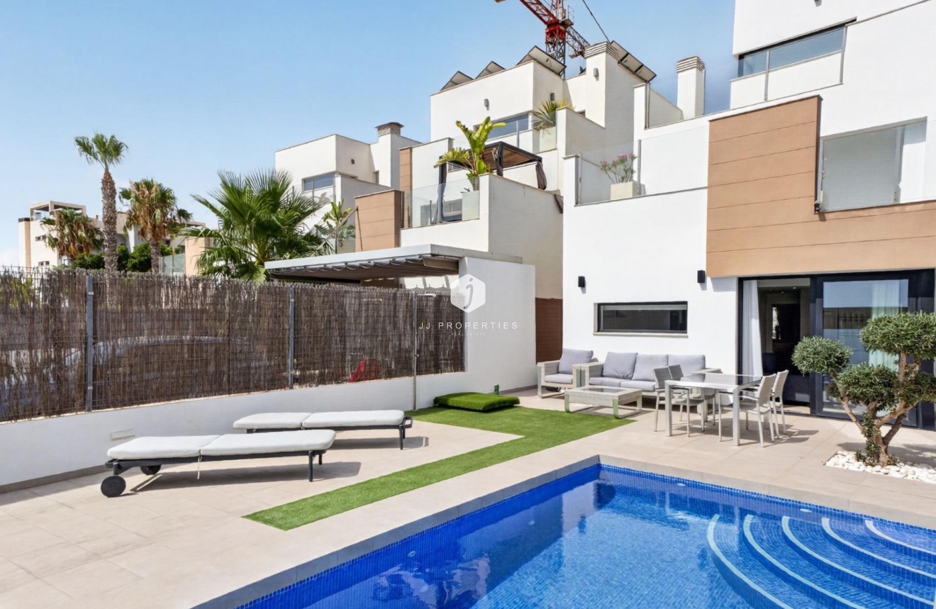 Resale - Chalet -
El Raso - Guardamar del Segura