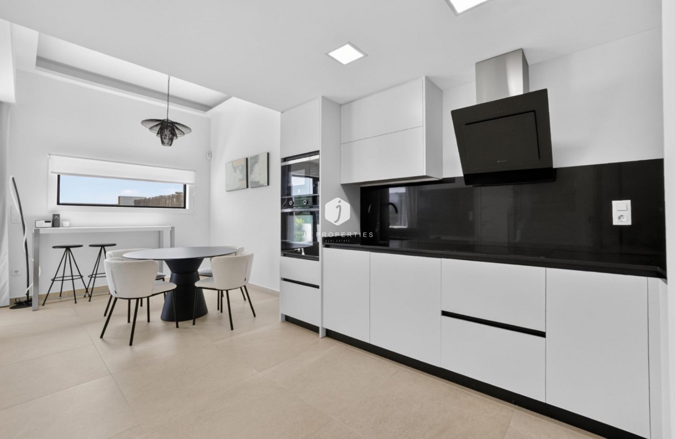 Resale - Chalet -
El Raso - Guardamar del Segura