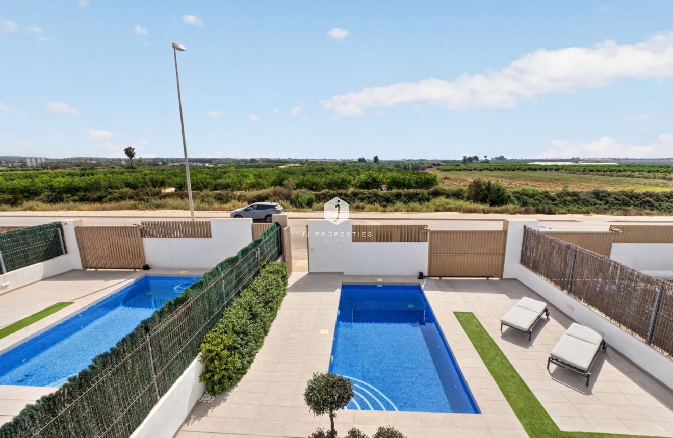 Resale - Chalet -
El Raso - Guardamar del Segura