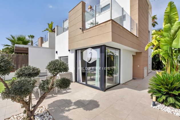Resale - Chalet -
El Raso - Guardamar del Segura