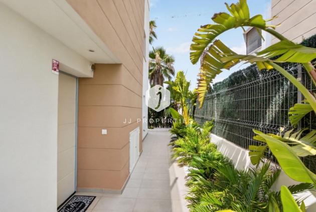 Resale - Chalet -
El Raso - Guardamar del Segura