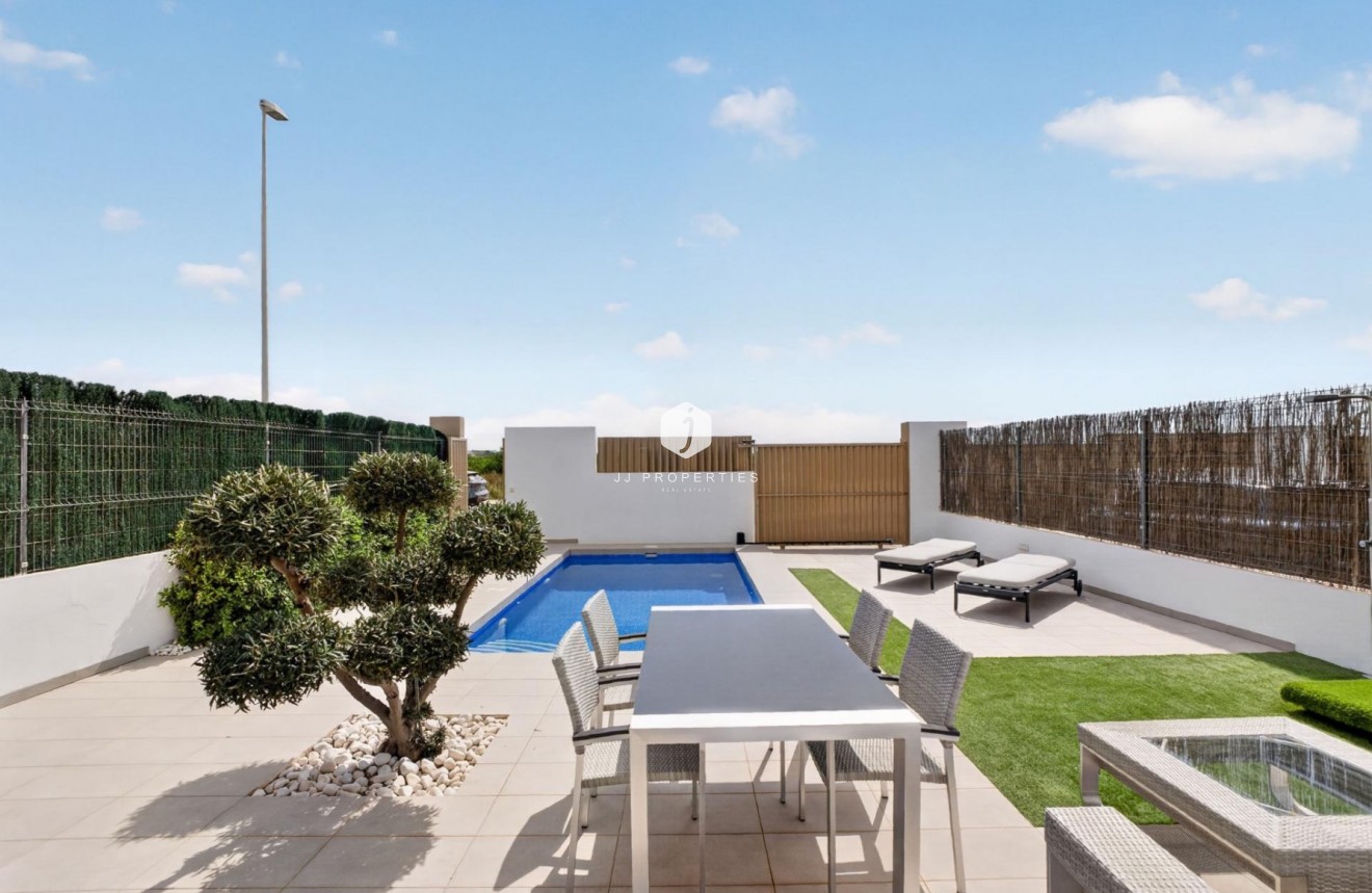 Resale - Chalet -
El Raso - Guardamar del Segura