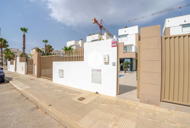 Resale - Chalet -
El Raso - Guardamar del Segura