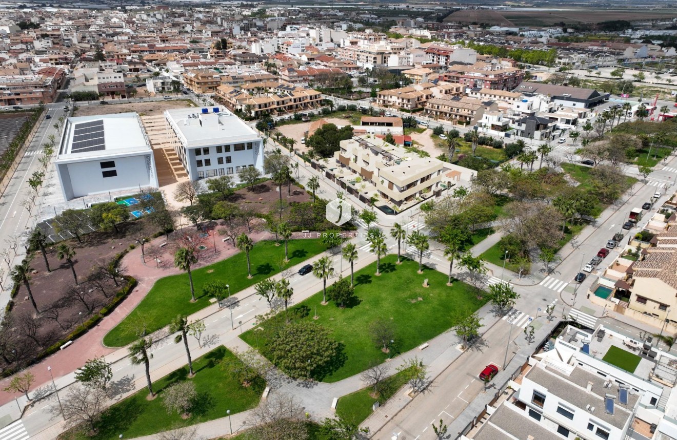 Neue Gebäude - Bungalow -
Pilar de la Horadada - pueblo