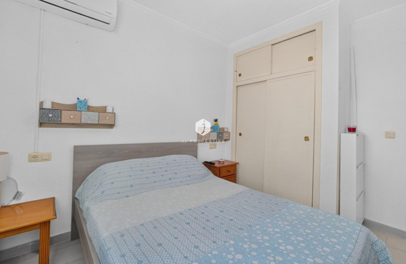 Resale - Townhouse -
Torrevieja - Lago jardin