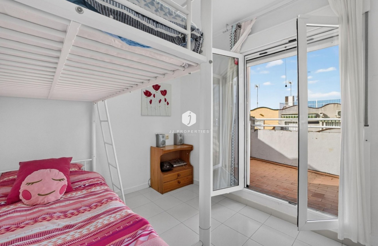 Resale - Townhouse -
Torrevieja - Lago jardin