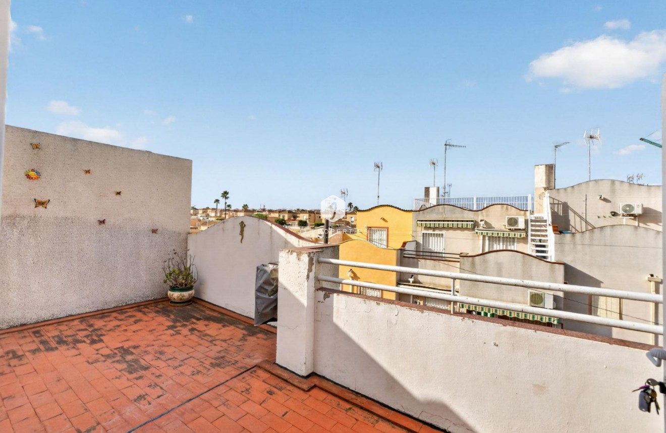 Resale - Townhouse -
Torrevieja - Lago jardin