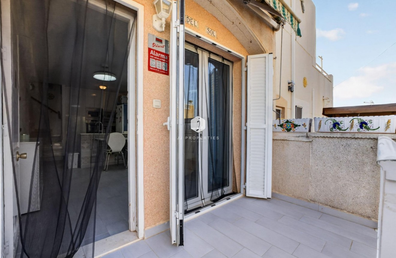 Resale - Townhouse -
Torrevieja - Lago jardin