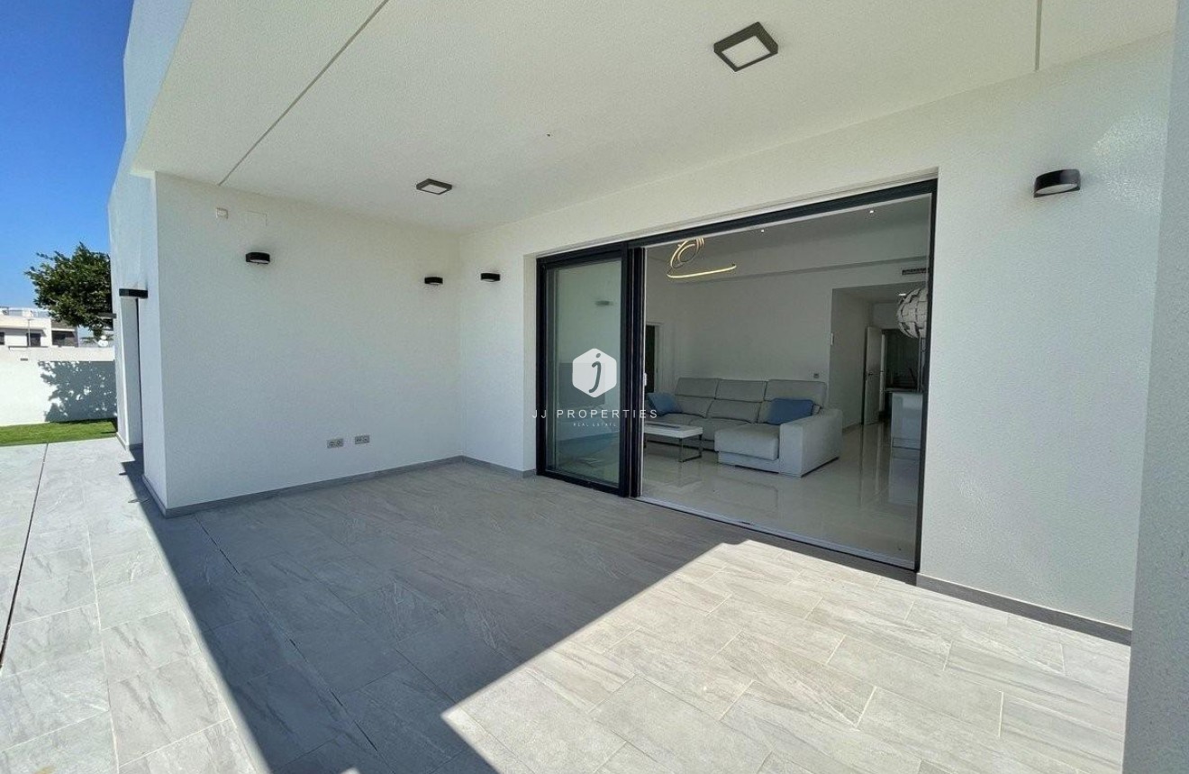 New Build - Villa -
Rafal - polideportivo