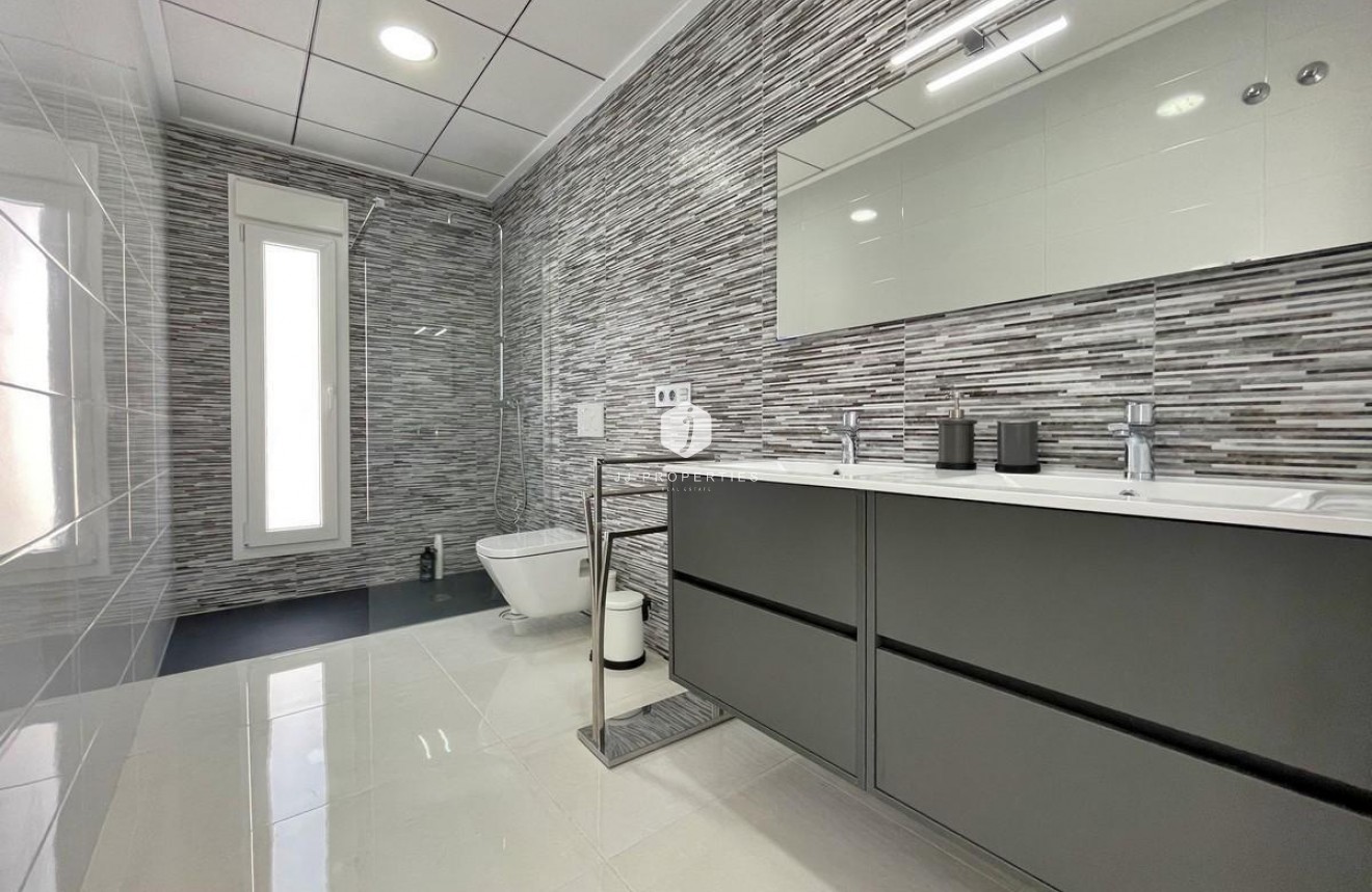 New Build - Villa -
Rafal - polideportivo