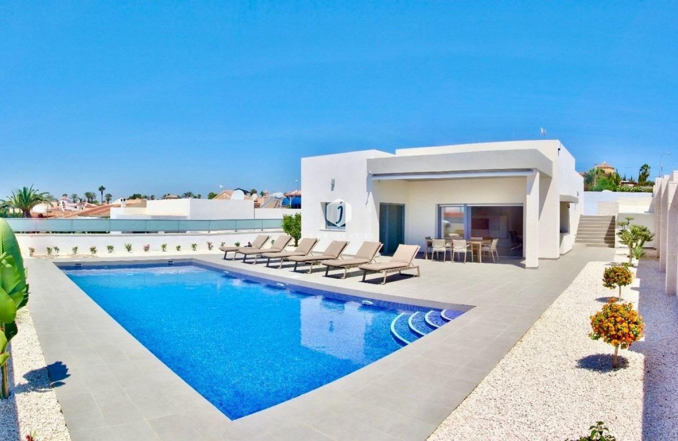 New Build - Villa -
Rafal - polideportivo
