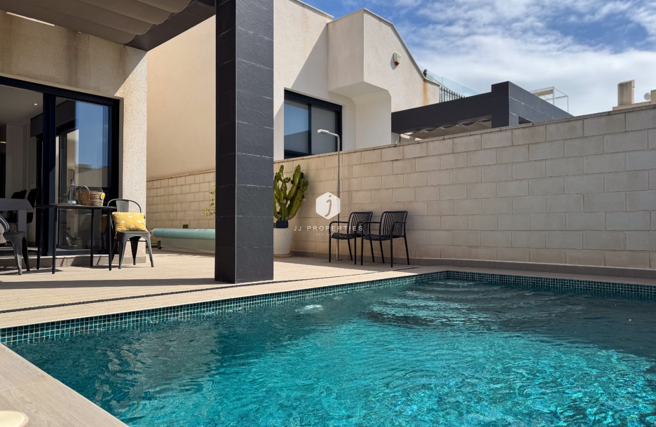 Tweedehands - Villa -
Ciudad Quesada - Costa Blanca