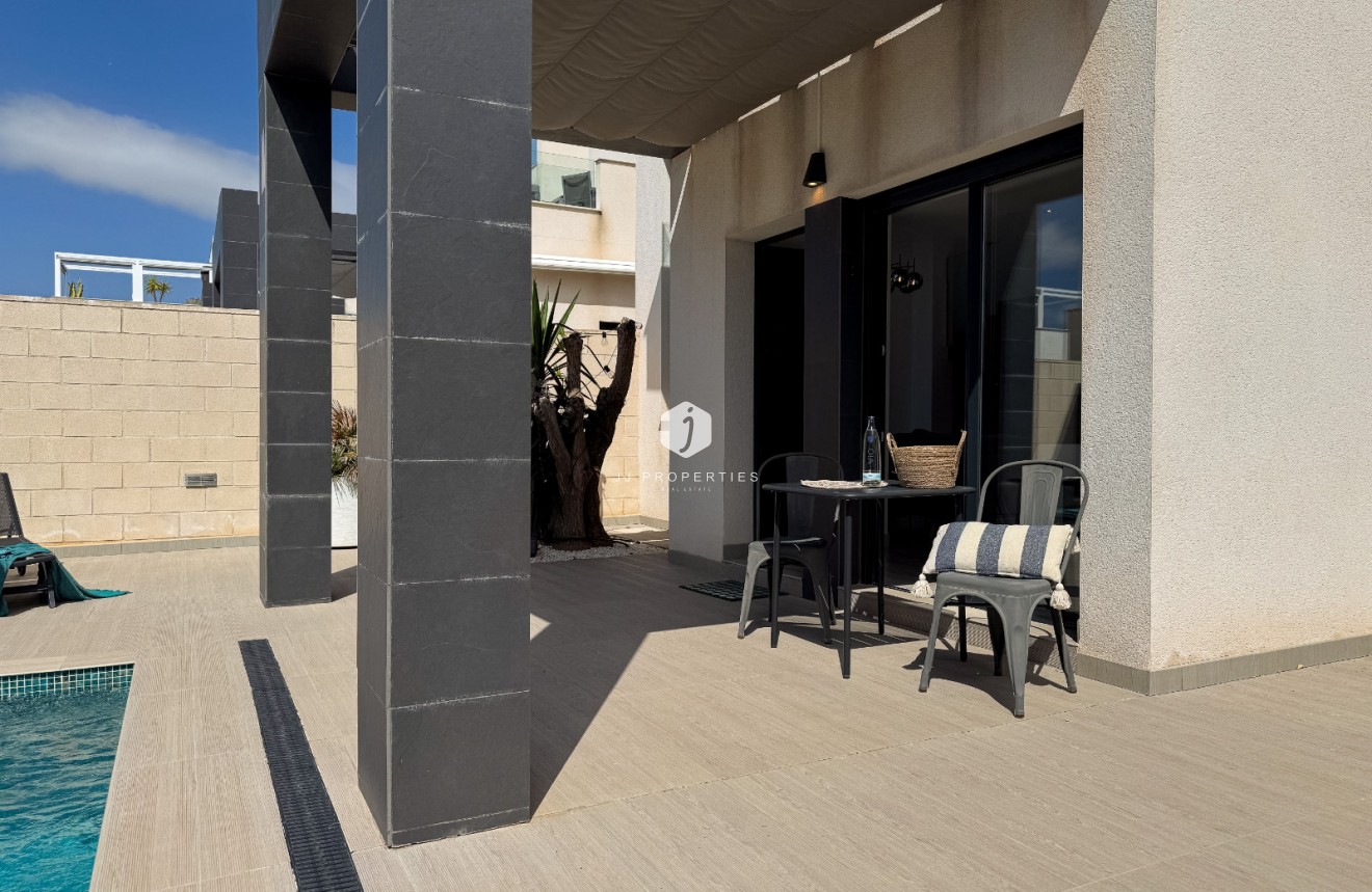 Tweedehands - Villa -
Ciudad Quesada - Costa Blanca