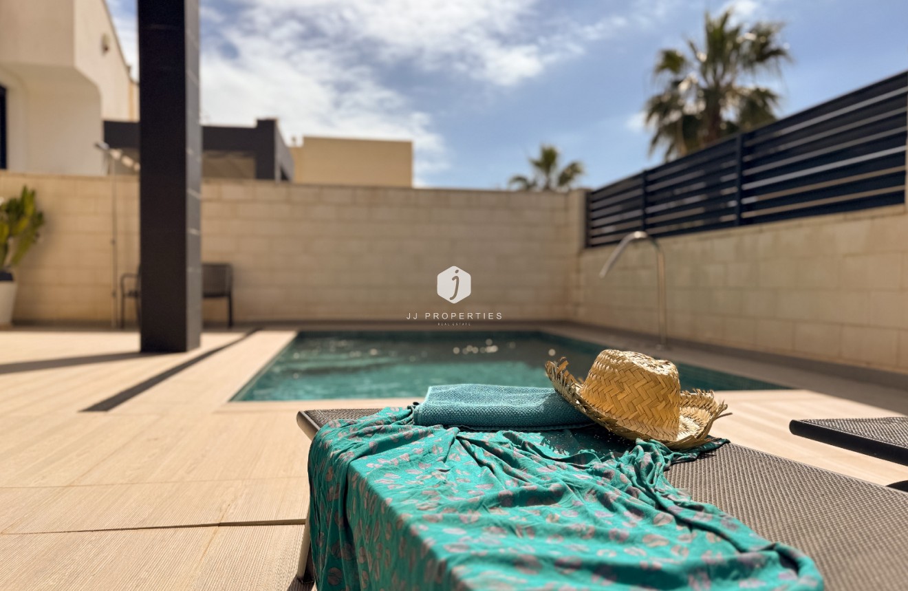 Tweedehands - Villa -
Ciudad Quesada - Costa Blanca