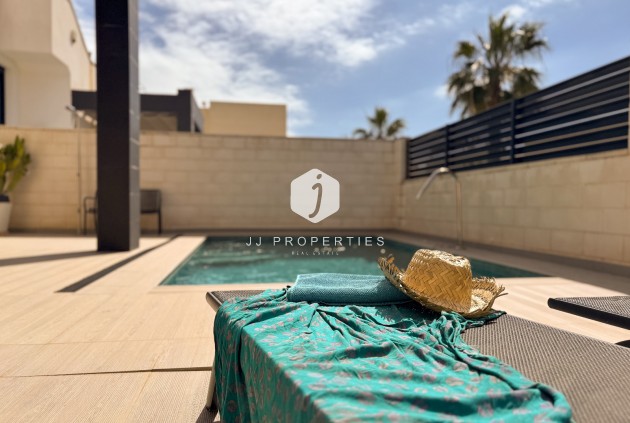 Tweedehands - Villa -
Ciudad Quesada - Costa Blanca