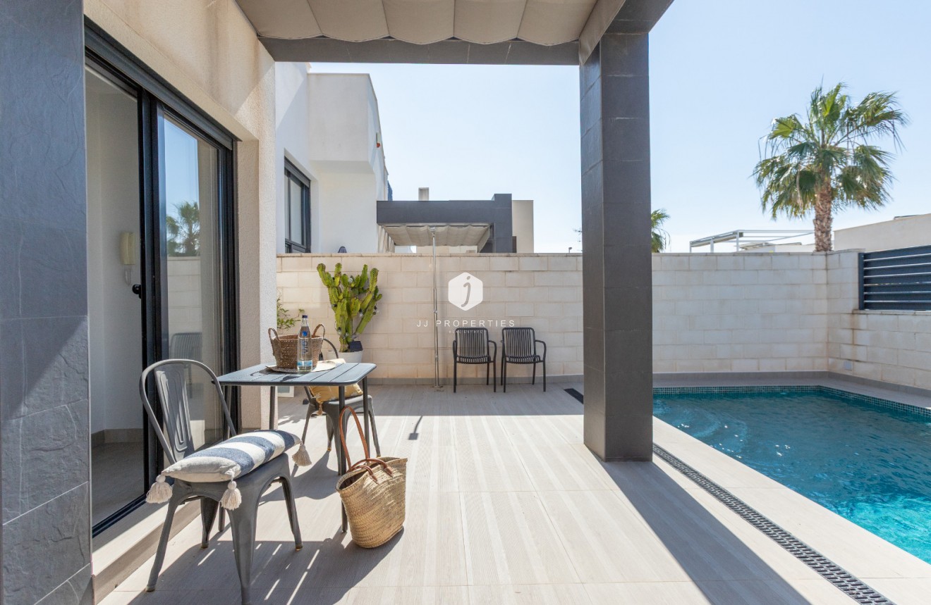 Tweedehands - Villa -
Ciudad Quesada - Costa Blanca