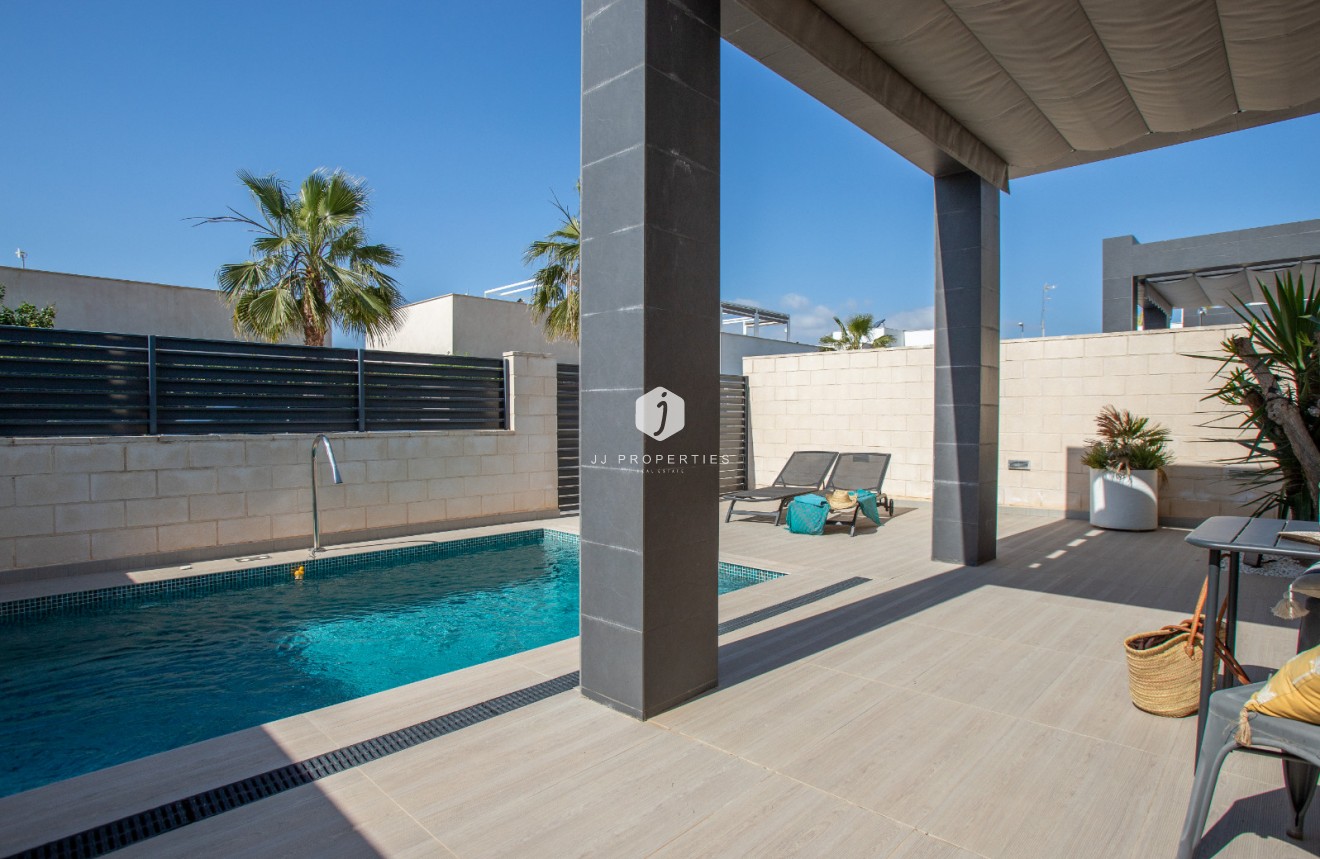 Tweedehands - Villa -
Ciudad Quesada - Costa Blanca