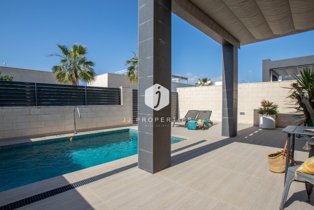 Tweedehands - Villa -
Ciudad Quesada - Costa Blanca