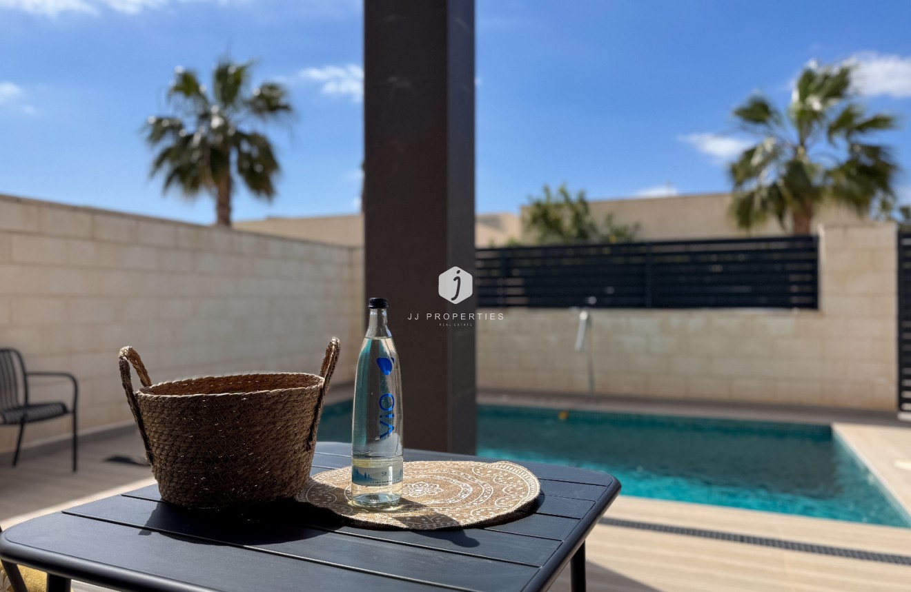 Tweedehands - Villa -
Ciudad Quesada - Costa Blanca