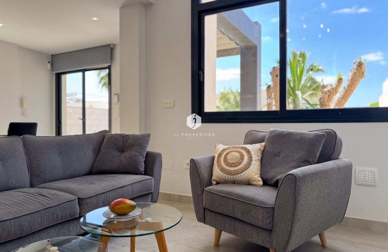 Tweedehands - Villa -
Ciudad Quesada - Costa Blanca