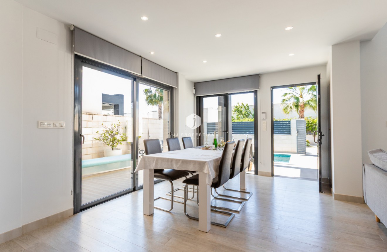 Tweedehands - Villa -
Ciudad Quesada - Costa Blanca